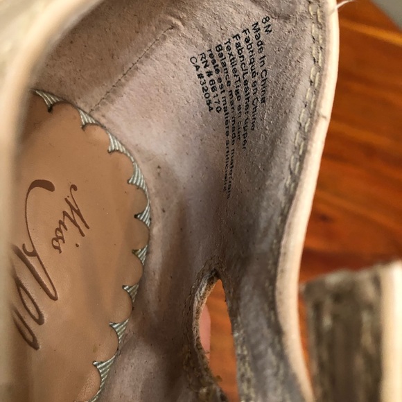 Miss Albright Size 8 retro strappy heels - Picture 10 of 16